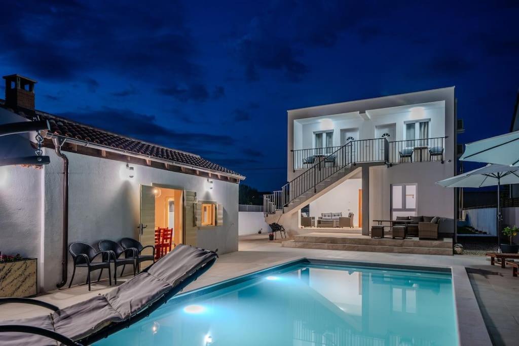 Villa Leny With Pool Sukosan Exterior photo