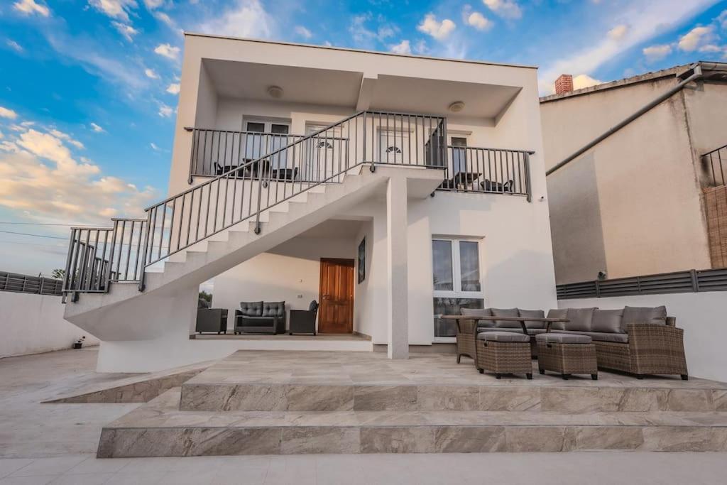 Villa Leny With Pool Sukosan Exterior photo