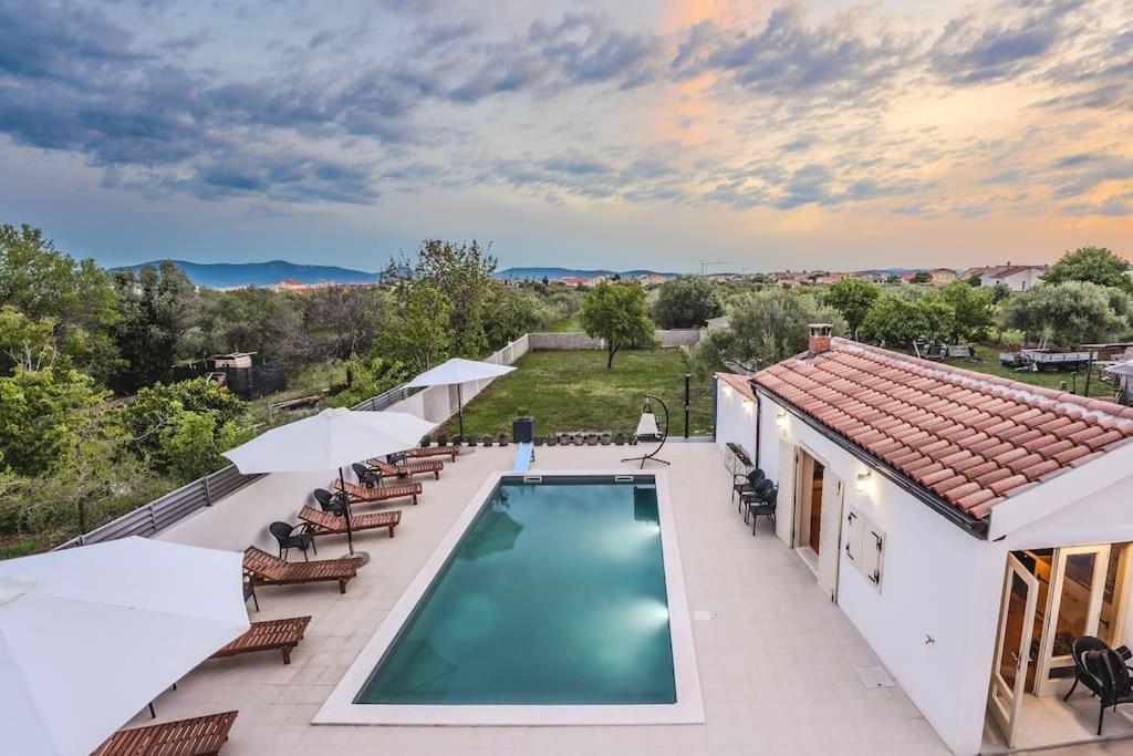 Villa Leny With Pool Sukosan Exterior photo